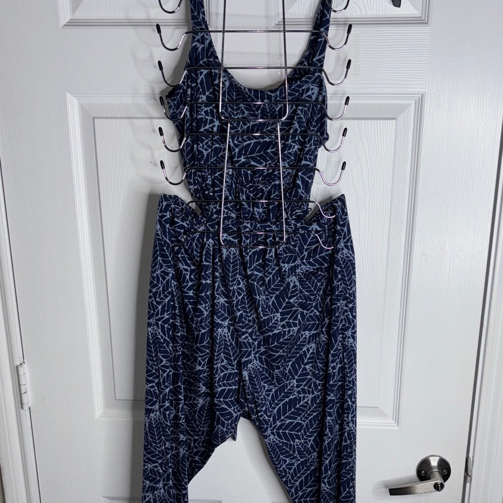 Market & Spruce Blue and White Jumpsuit - Picture 4 of 5